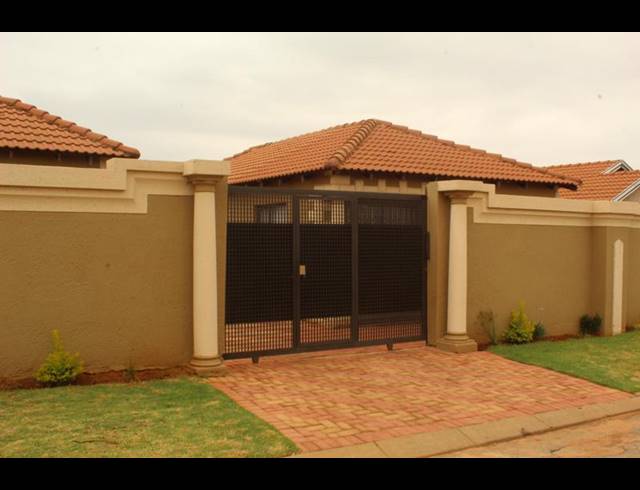 3 BEDROOM HOUSE FOR SALE IN DOORNKOP